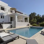 Villa With Pool And Sea Views