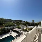 Moderne Villa Mit Pool
