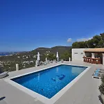 C\'An Petra, Carrer Club Robinson