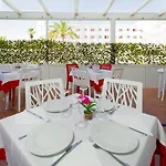 Coral Star Apartments