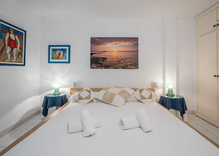 Cel Blau Apartments