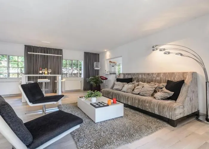 Stylish Ibiza Villa Near Beaches Private Pool & Lush Garden
