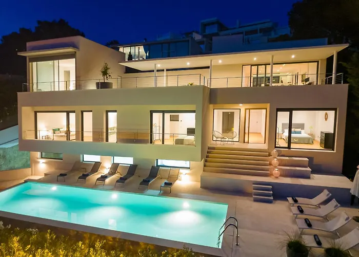 Villa In Ibiza Town Sleeps 10 - Villa Vue