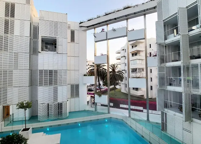 Ibiza - Apartment - Sleeps 4 - Parking - Pool