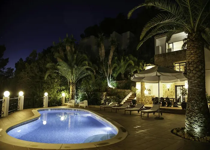 Beautiful Villa With Pool