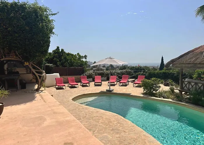 Can Calyssa Luxury Villa Near City Center