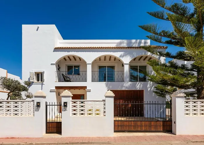 Villa Luna Ibiza Centre 8 Pax