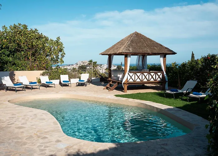 Can Calyssa Luxury Villa Near City Center