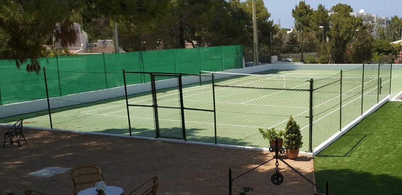 And Tennis Villa *