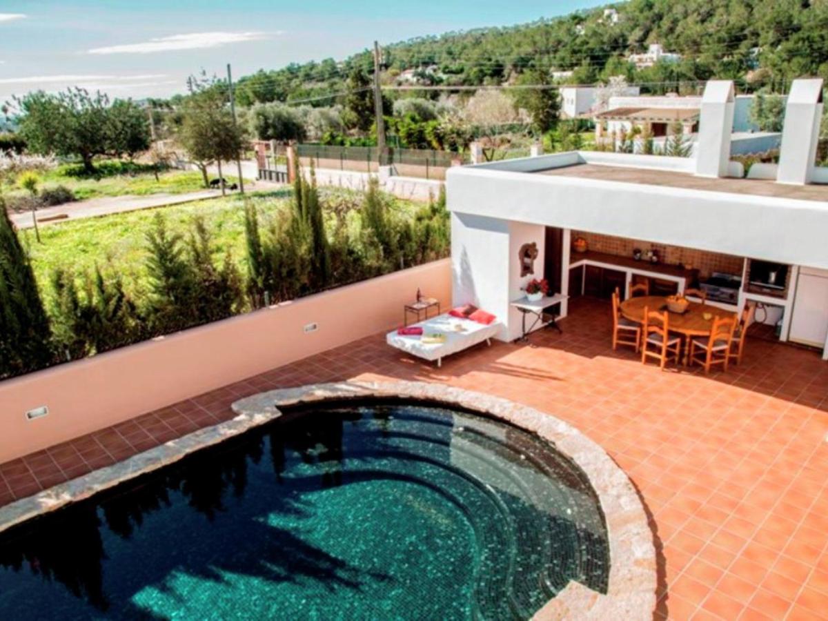 Ideally Located With Pool A Short Drive From Ibiza Town And The Beach *