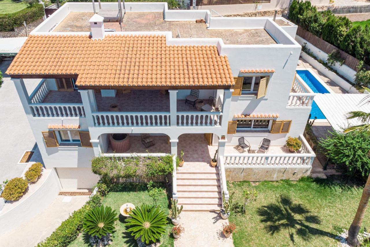 Friends & Family Friendly 5 Bedroom In Jesus Villa Santa Eulària des Riu