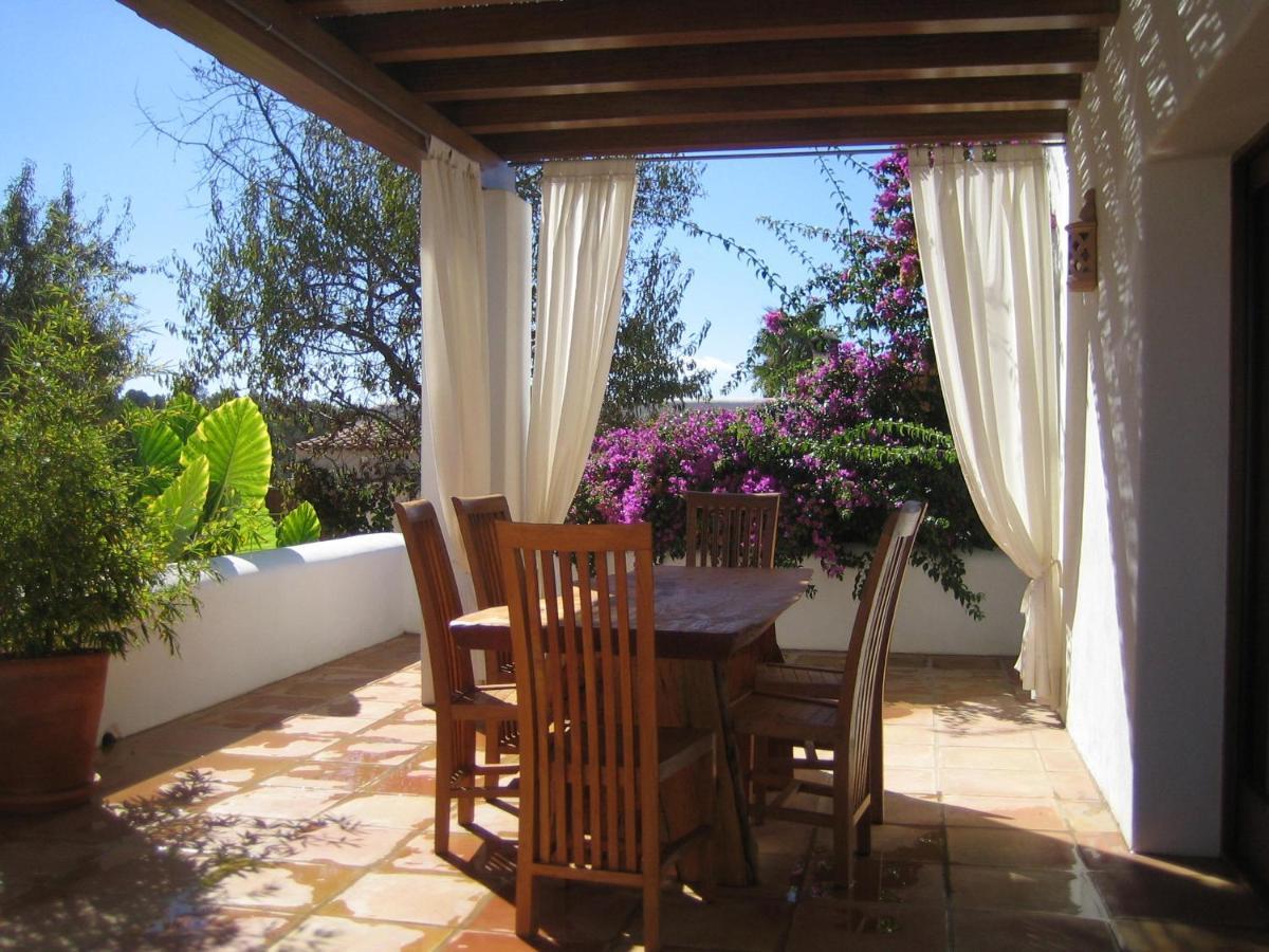 Morna Valley Villa Sant Carles de Peralta