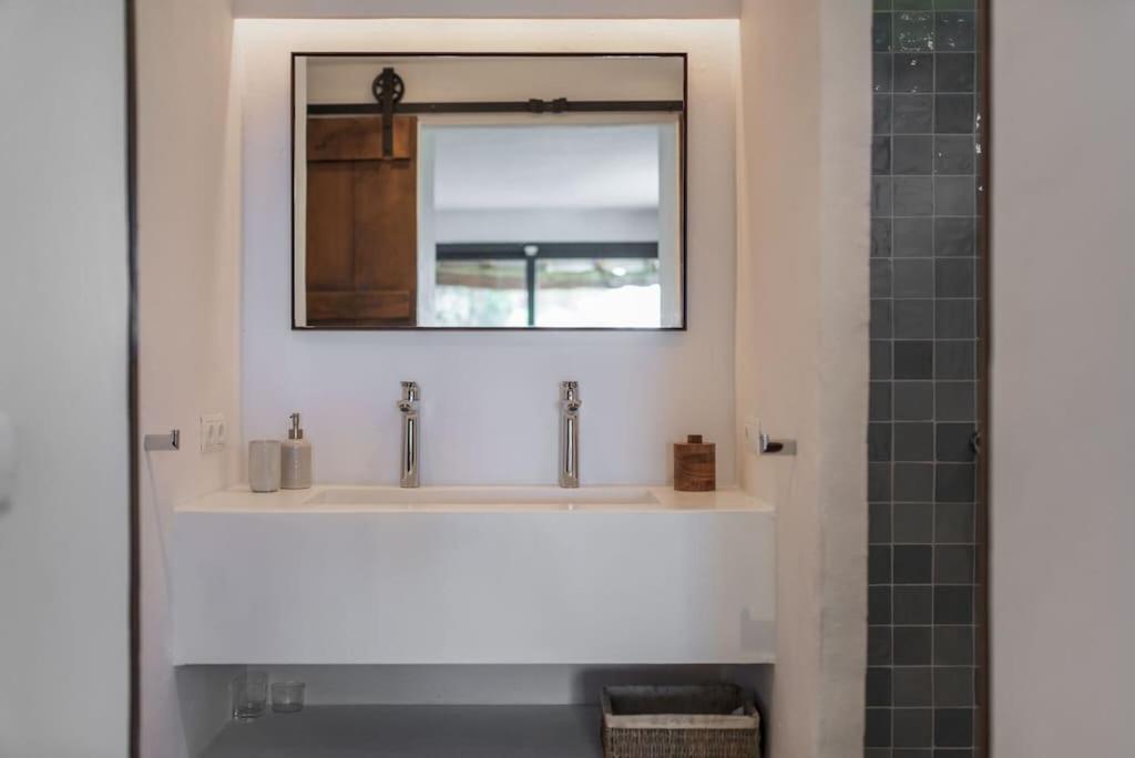 Villa Finca Victoria Eu - A Lovely Ibiza In The Hills