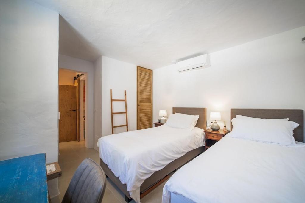 Finca Victoria Eu - A Lovely Ibiza In The Hills Can Furnet