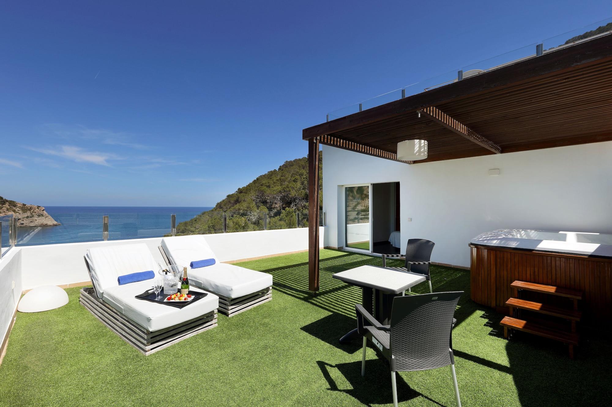 Hotel Palladium Cala Llonga - Adults Only