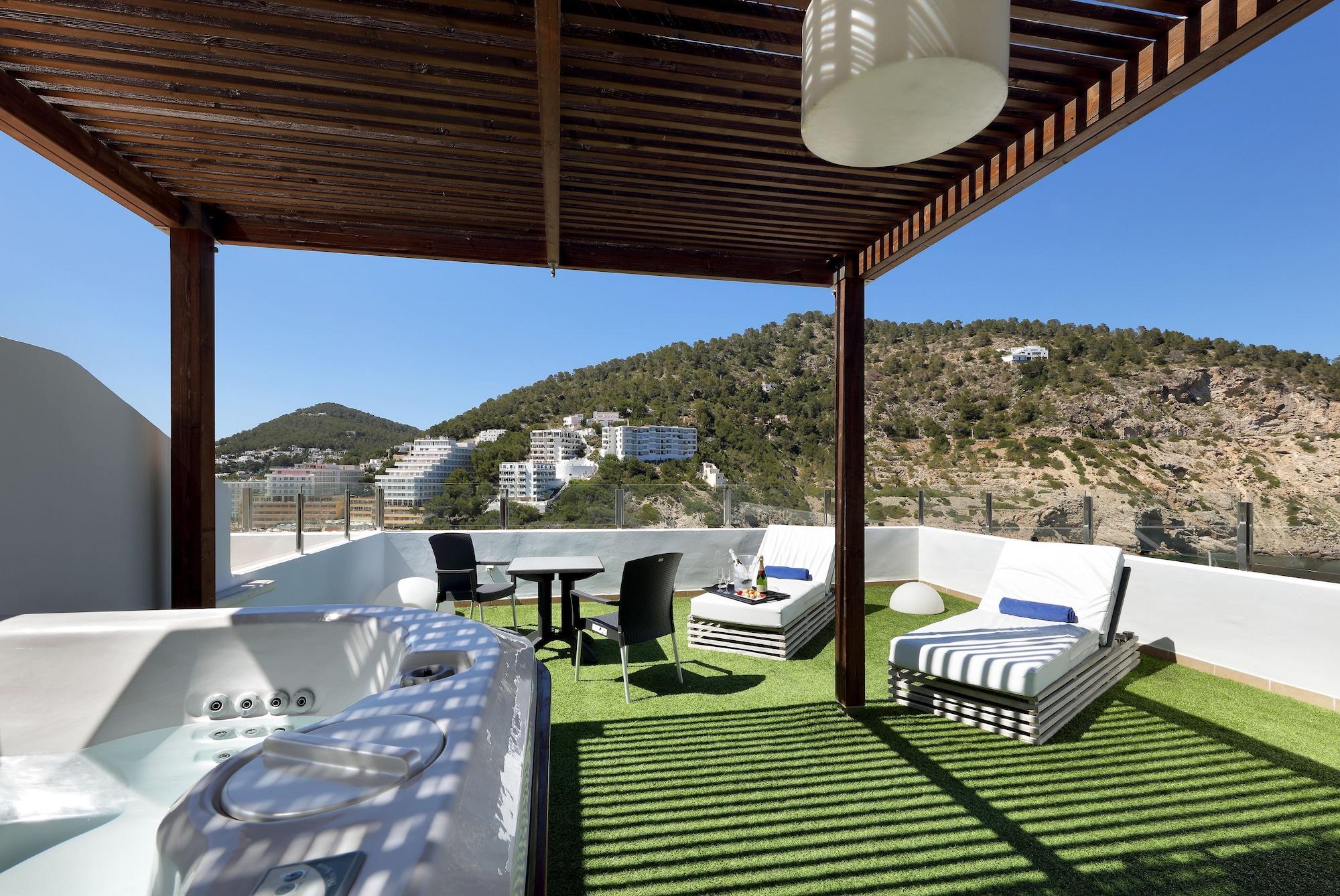 Hotel Palladium Cala Llonga - Adults Only