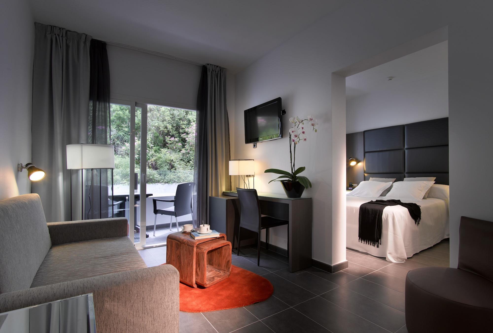 Palladium Cala Llonga - Adults Only Hotel