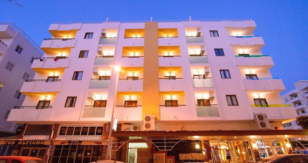 Boutique Poniente Playa Apartment