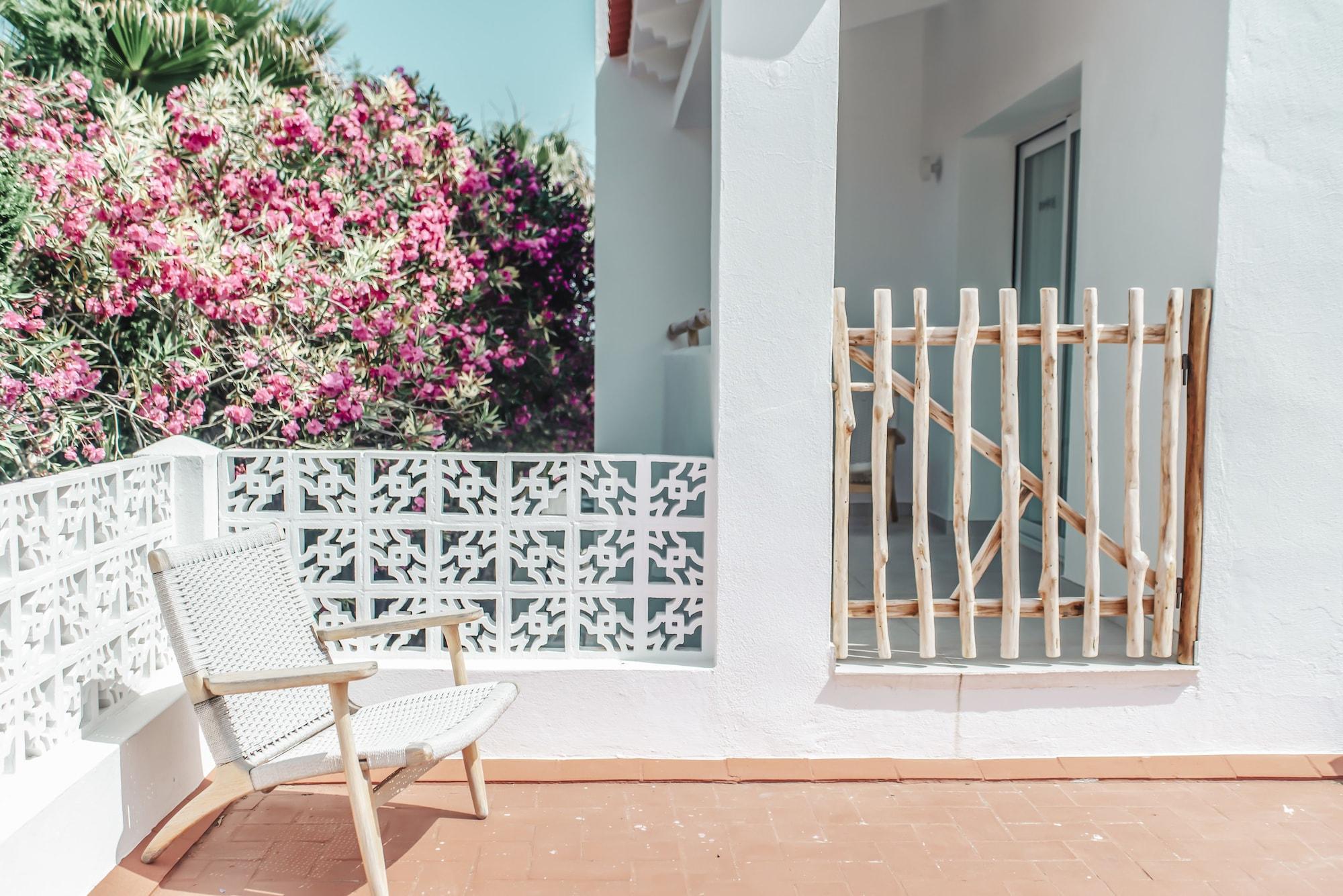 Hotel Boutique & Mimosas Ibiza (adults Only) 4*