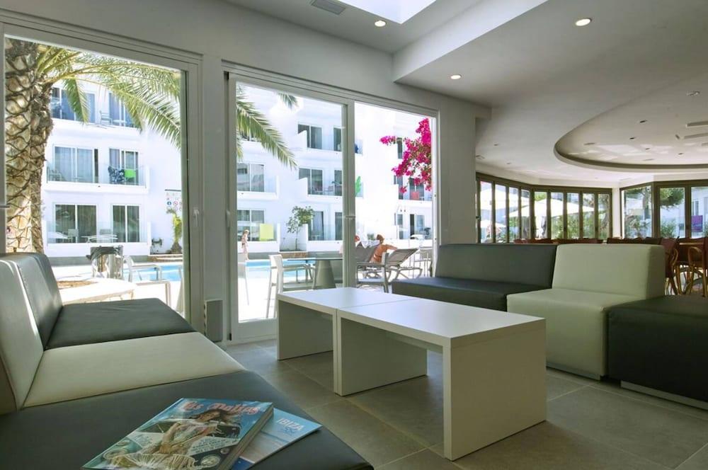 Balansat Aparthotel 4*