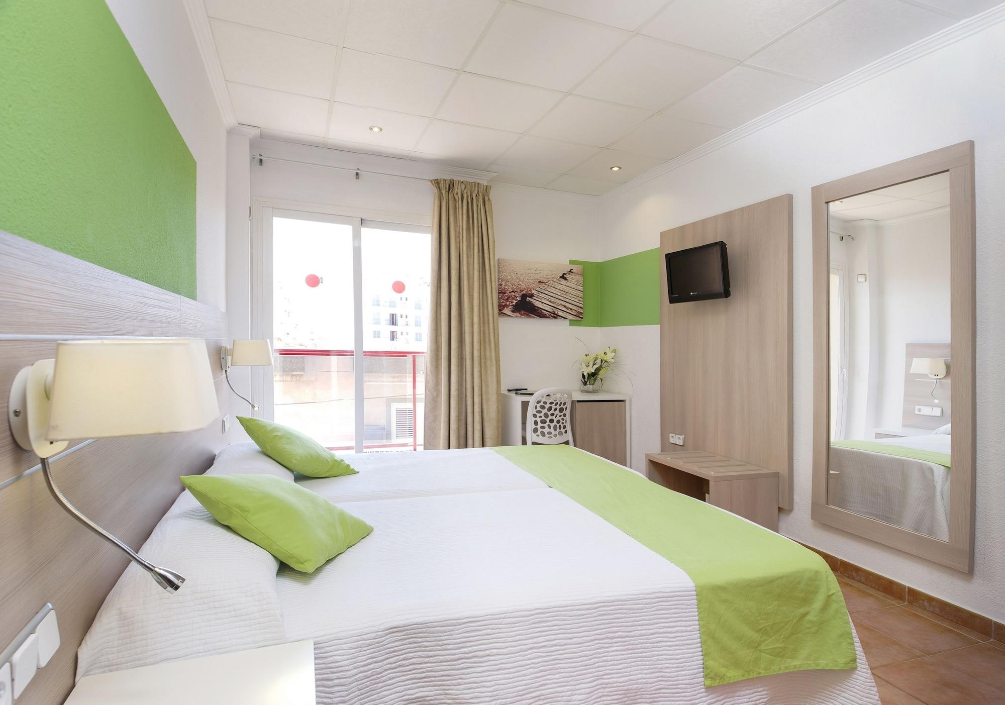 Adelino Hotel *