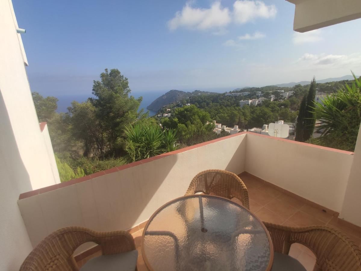 Semi-detached House, With An Impressive View Of The Sea And The Valley Casa de Férias