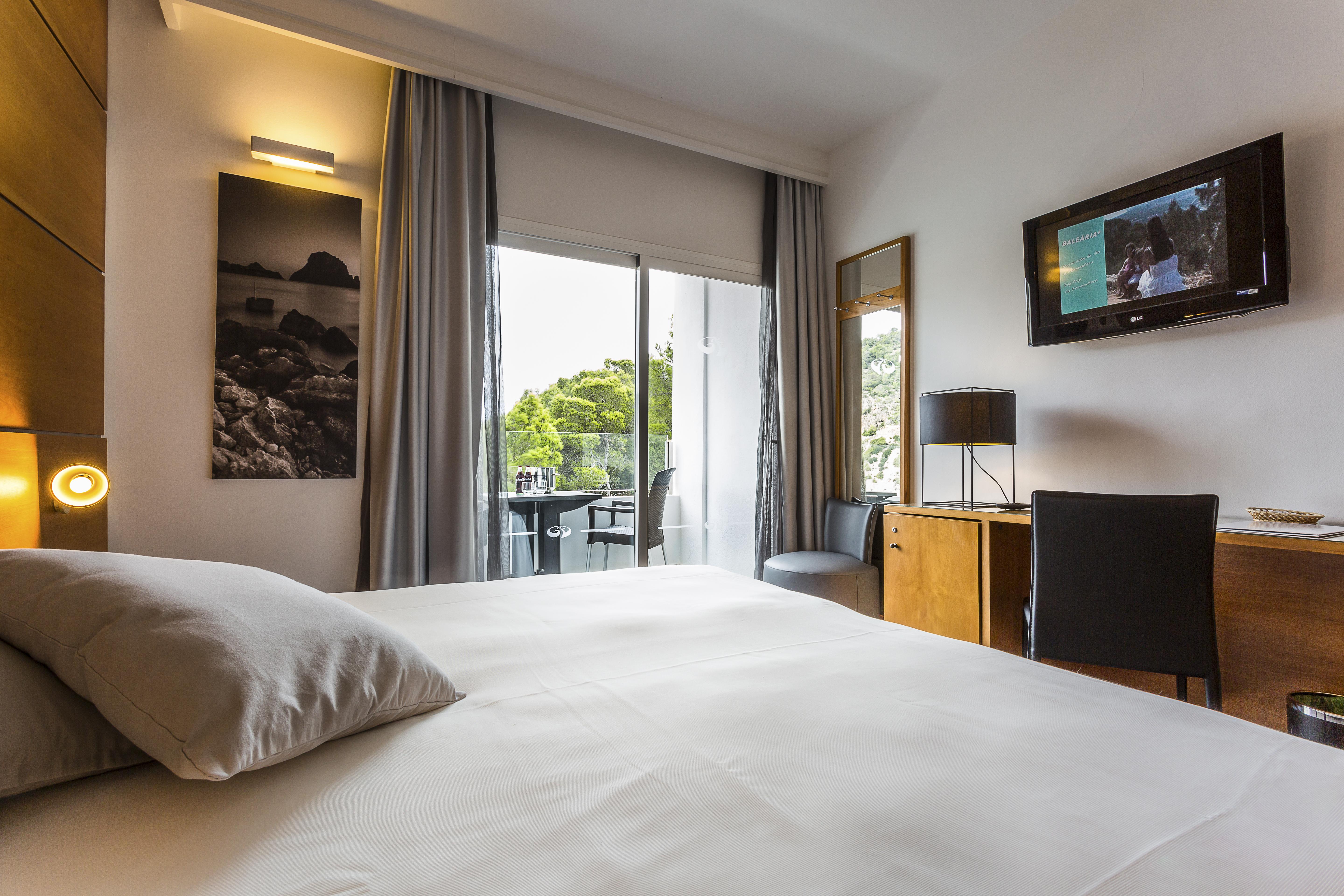 Palladium Cala Llonga - Adults Only Hotel