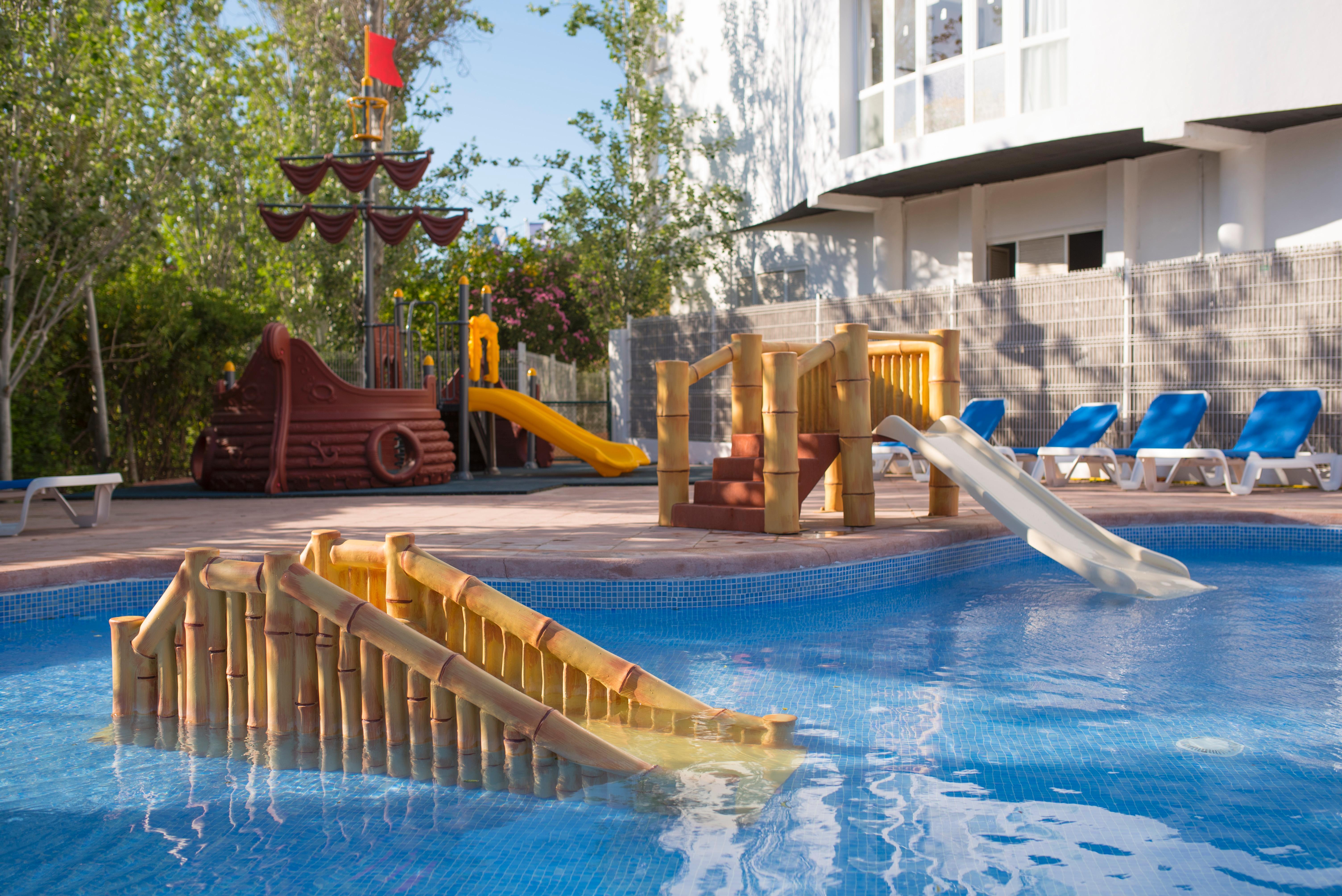 Hotel Azuline Bergantin