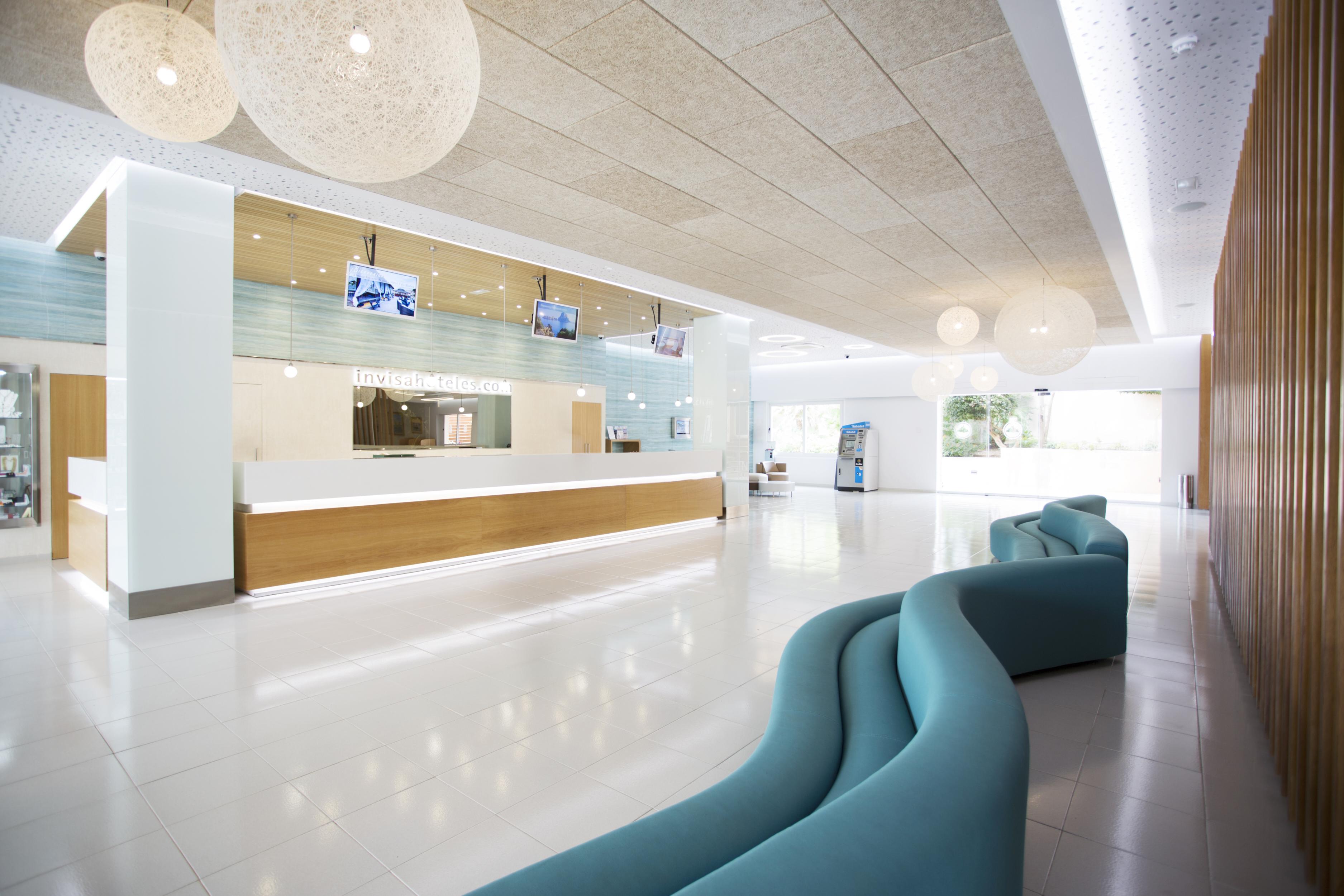 Invisa Club Cala Blanca 3*