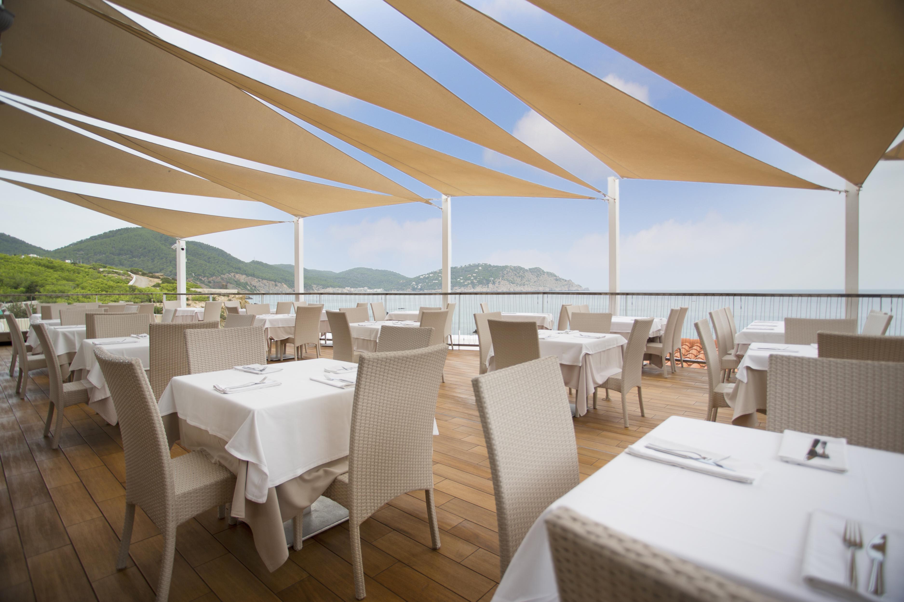 Hotel Invisa Club Cala Blanca 3*