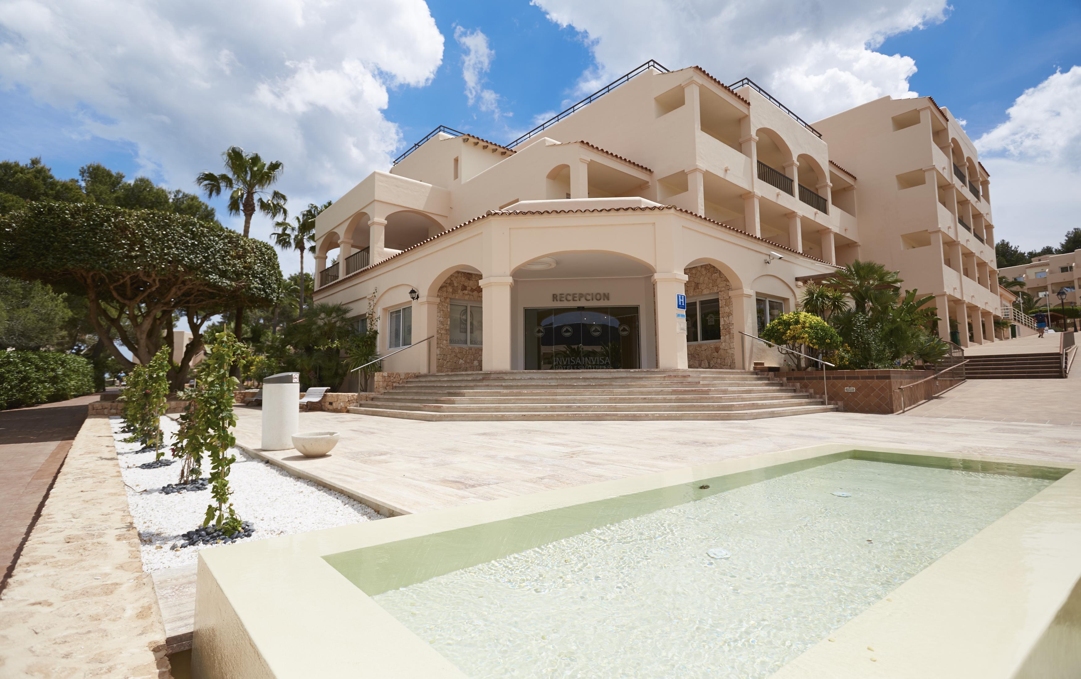 Invisa Club Cala Blanca 3*