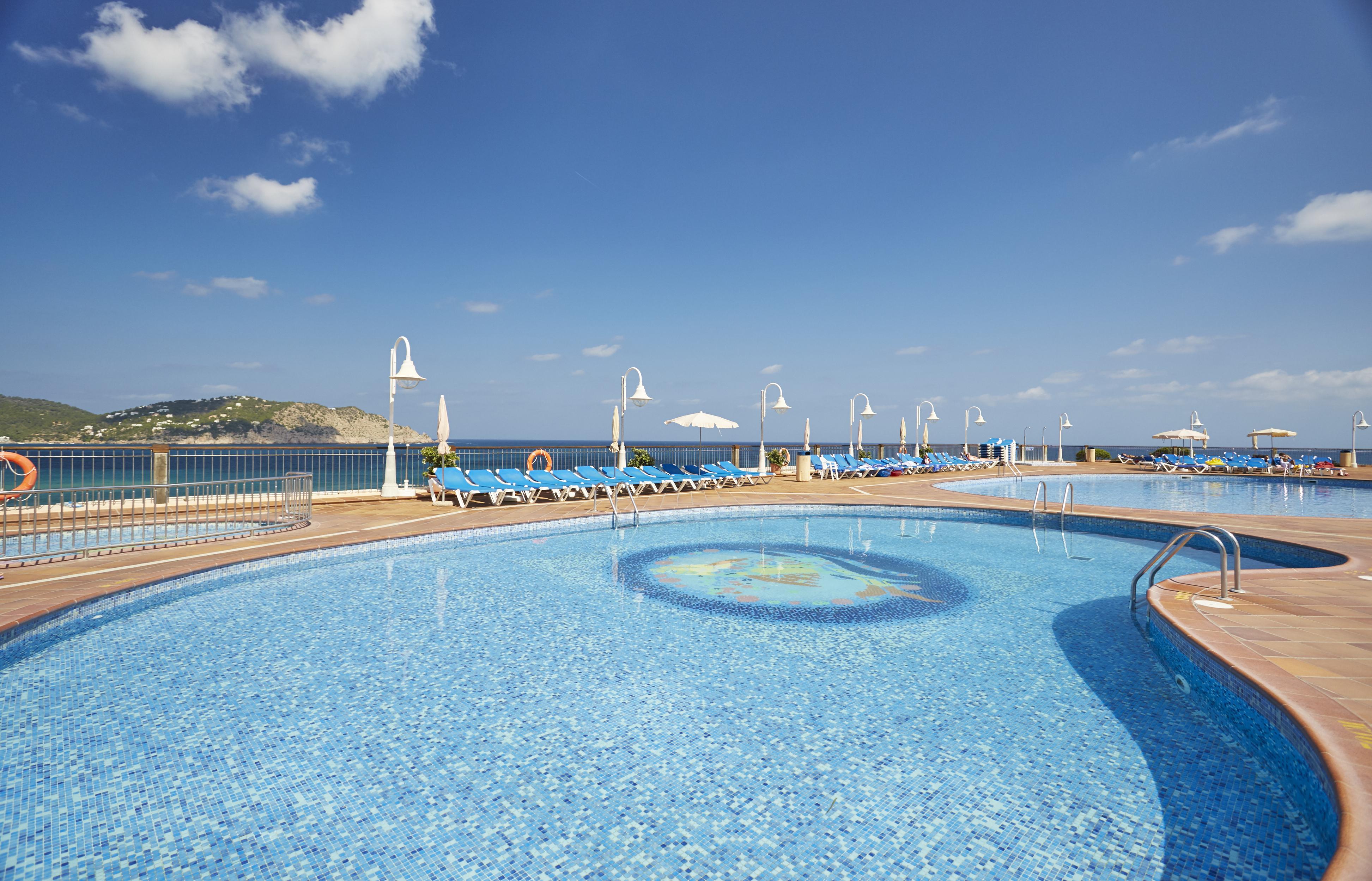 Invisa Club Cala Blanca Es Figueral