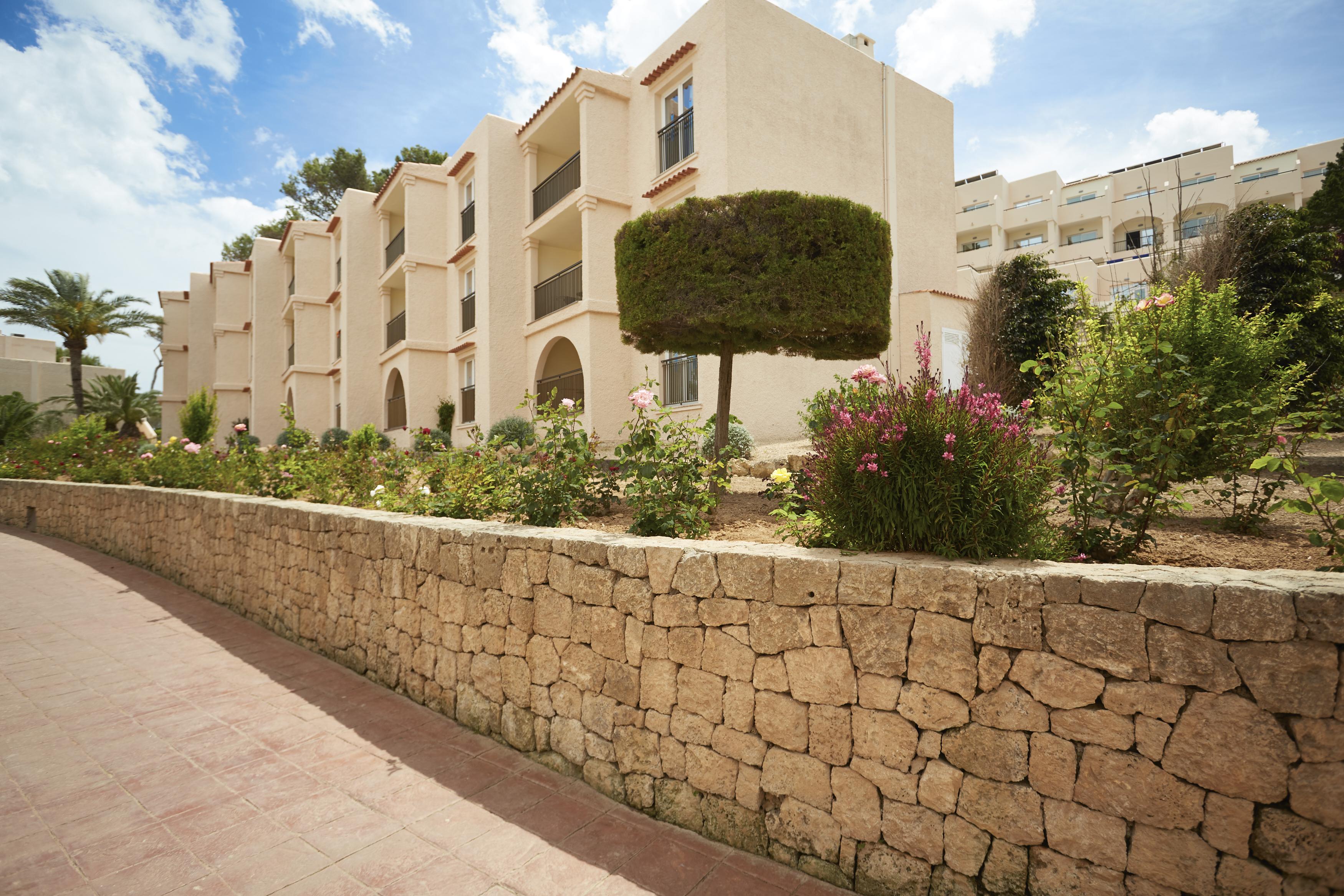 Invisa Club Cala Blanca Hotel