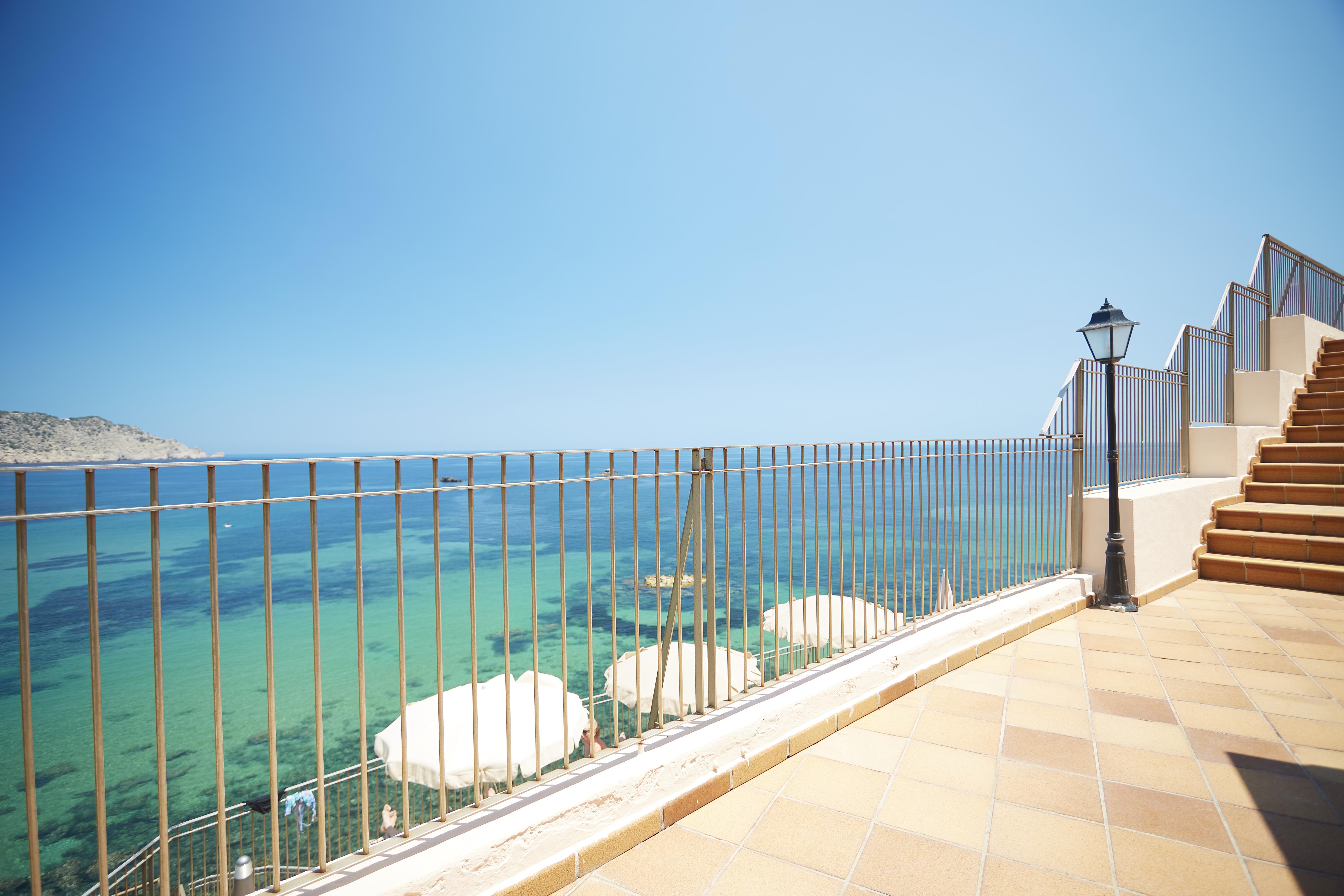 Invisa Club Cala Blanca 3*