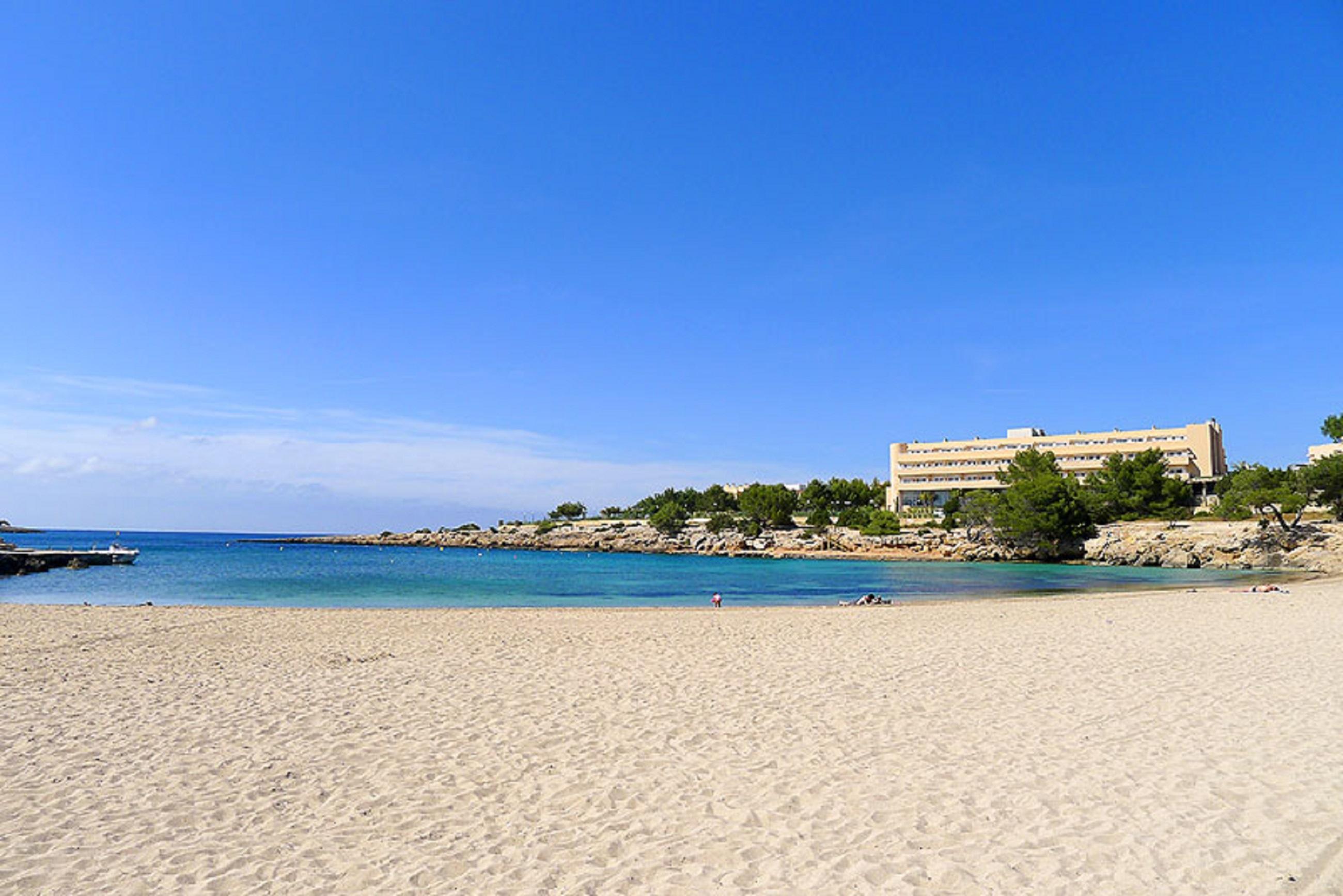 Camelina Aparthotel