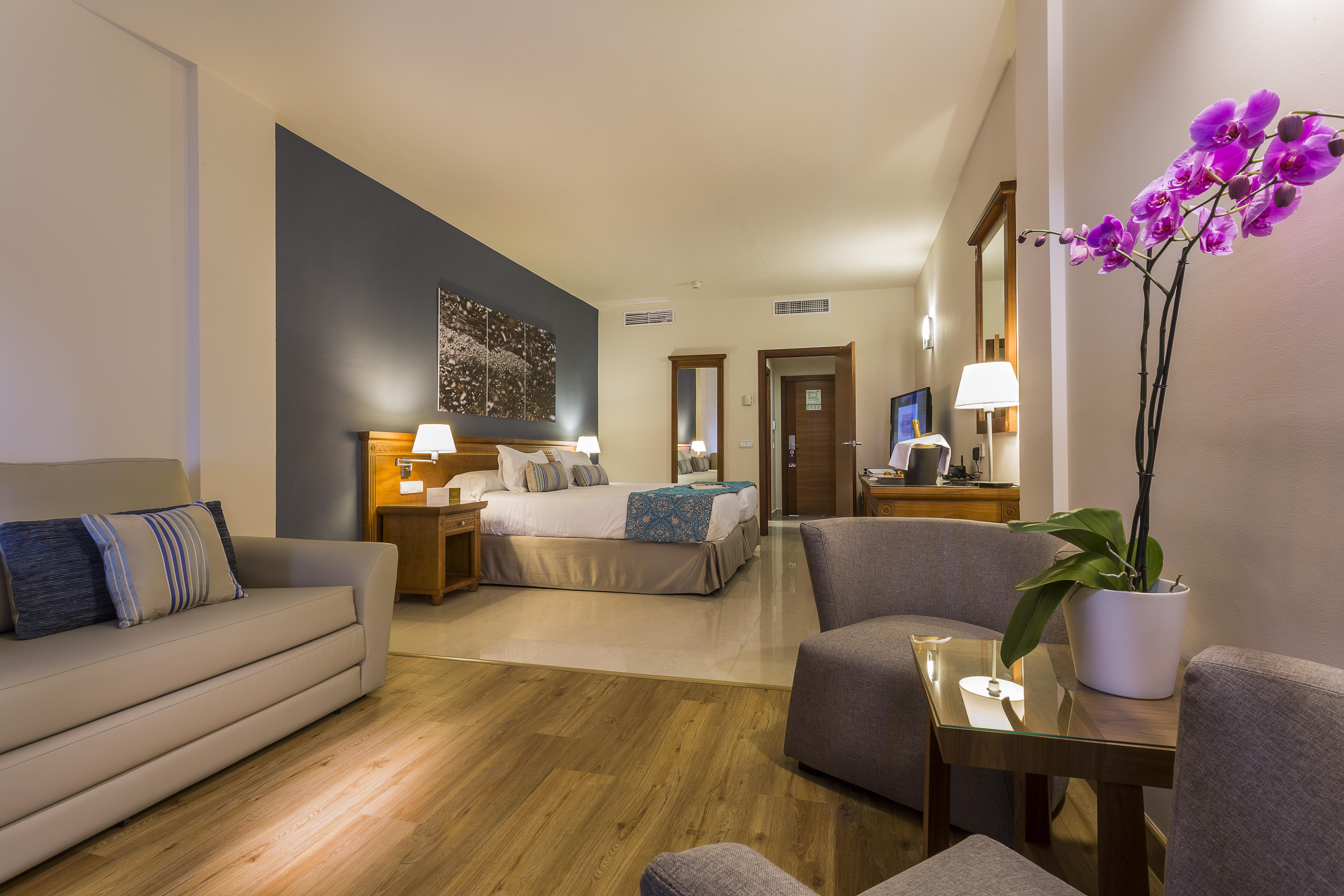 Grand Palladium Select Palace Ibiza 5* Platja d'en Bossa