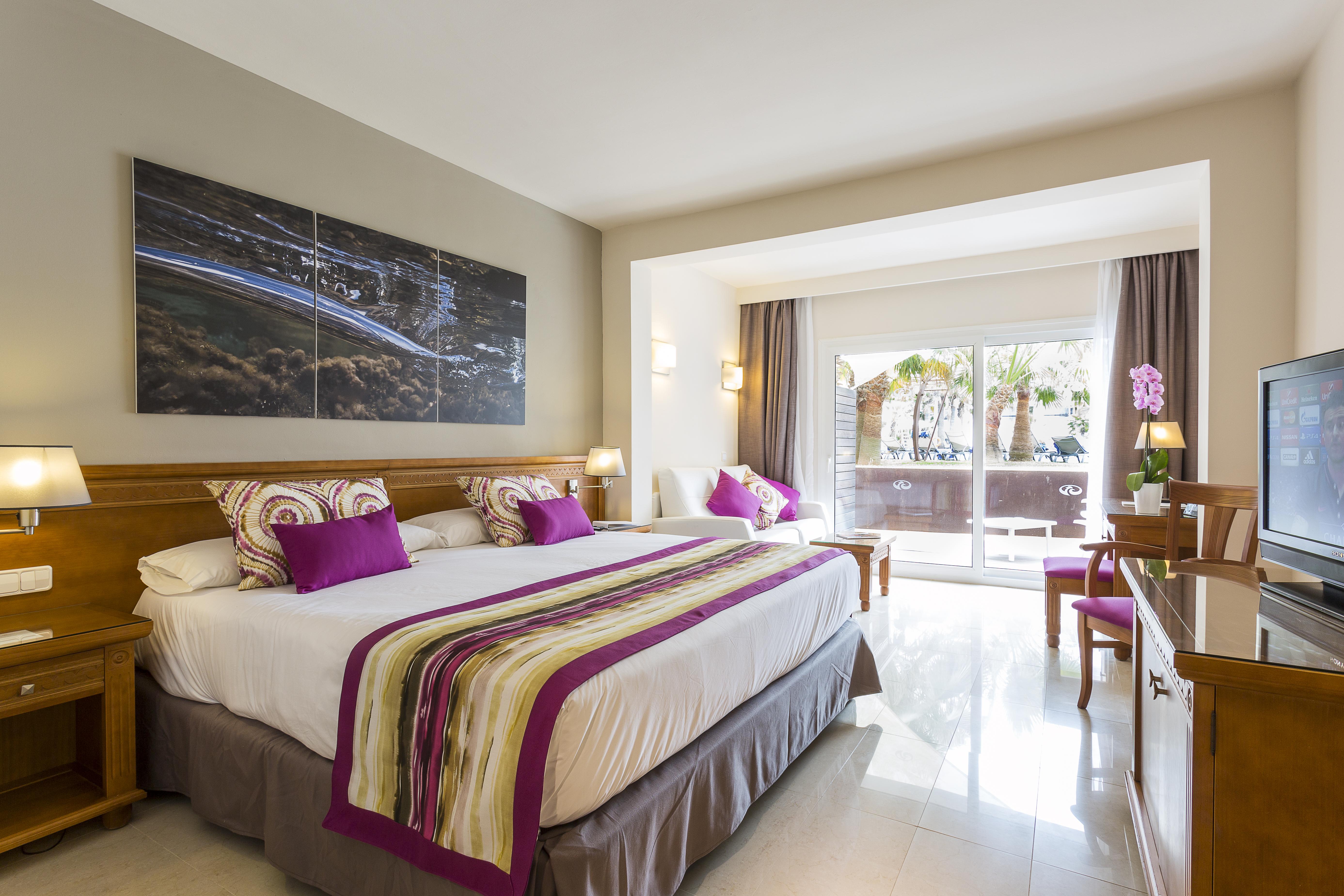 Grand Palladium Select Palace Ibiza Hotel Platja d'en Bossa