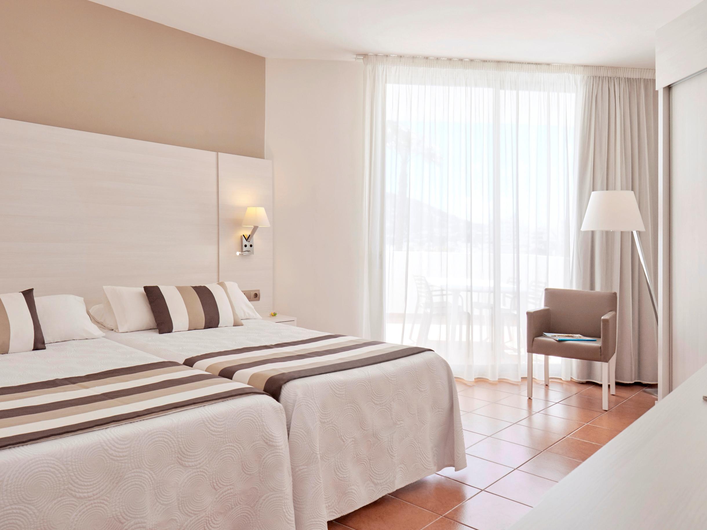 Tres Torres Hotel 4*