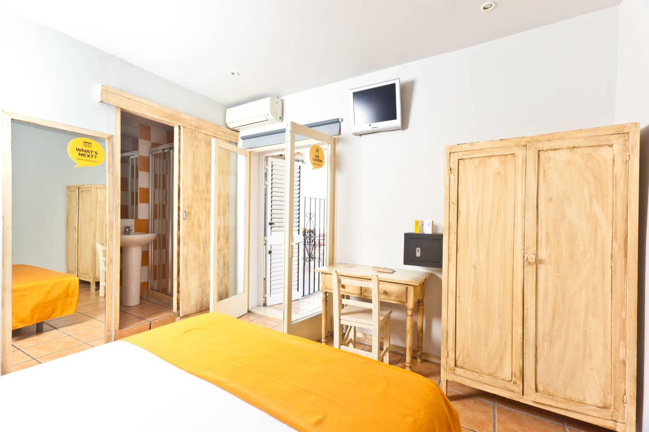 Ten Hostel Ibiza-Stadt