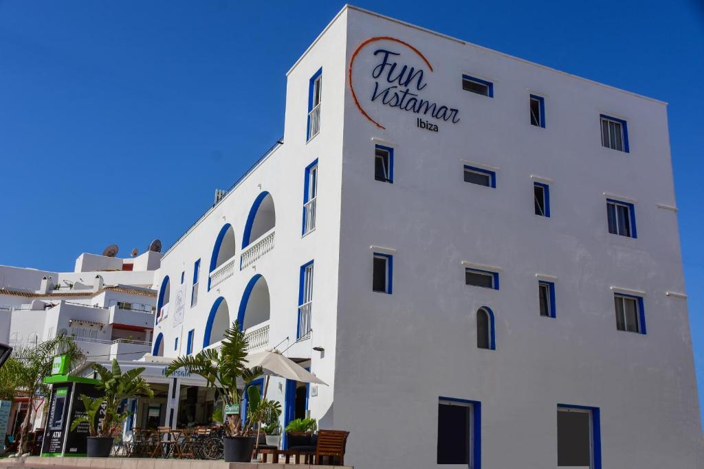 Outsite Ibiza 3*
