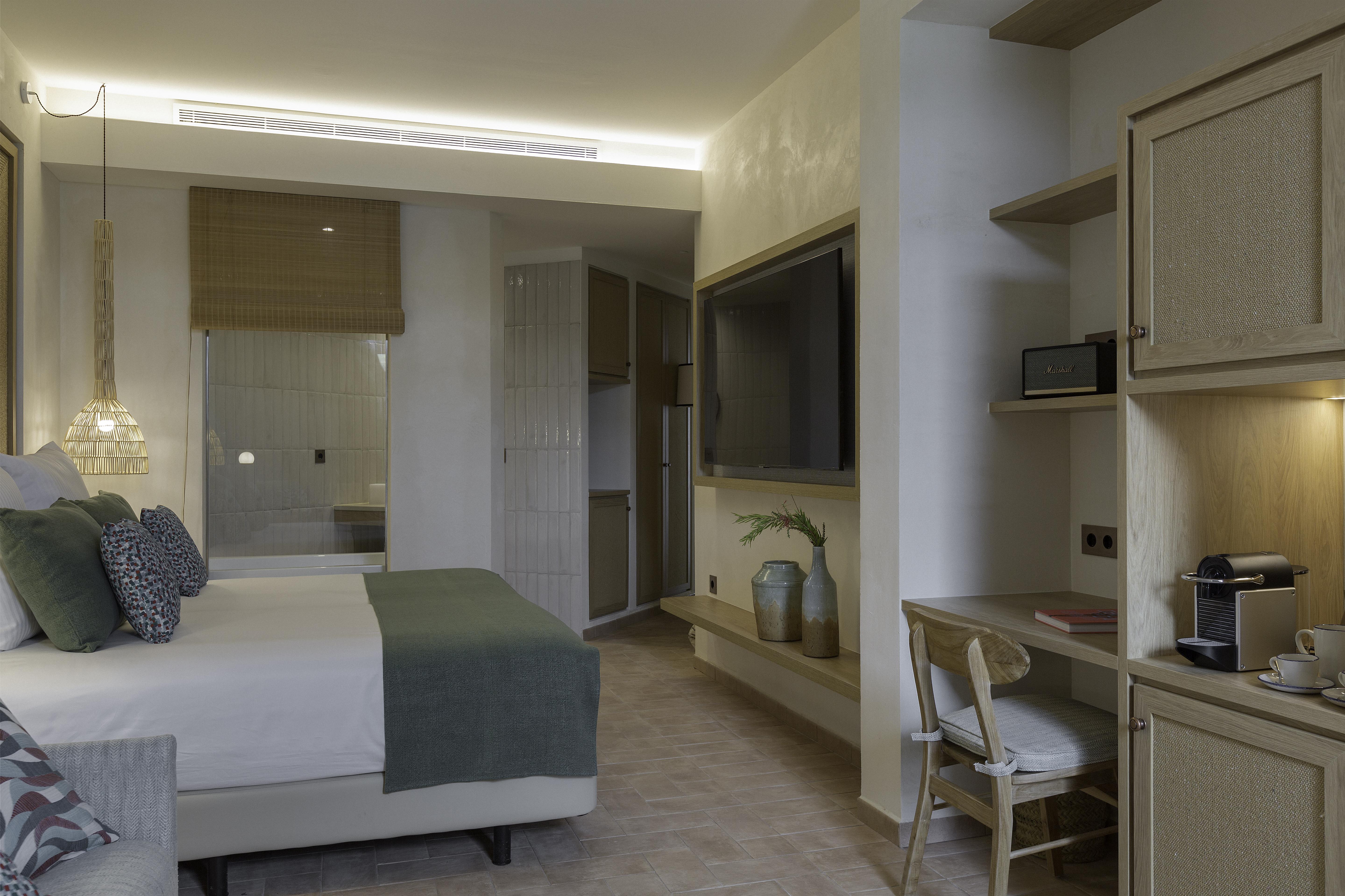 Hotel Cala San Miguel Ibiza Resort, Adults Only, Curio Collection By Hilton Port de Sant Miguel