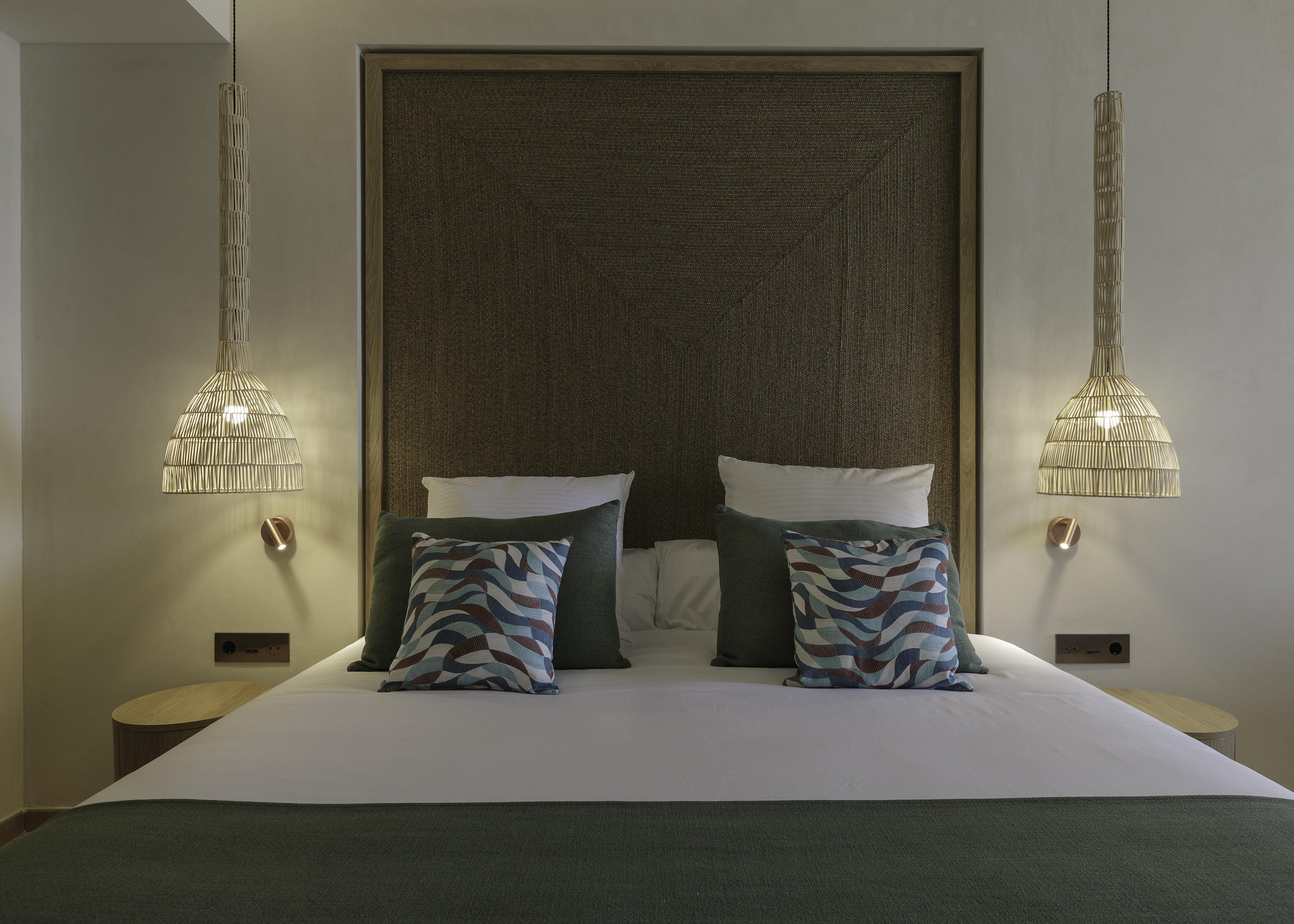 Hotel Cala San Miguel Ibiza Resort, Adults Only, Curio Collection By Hilton 5*