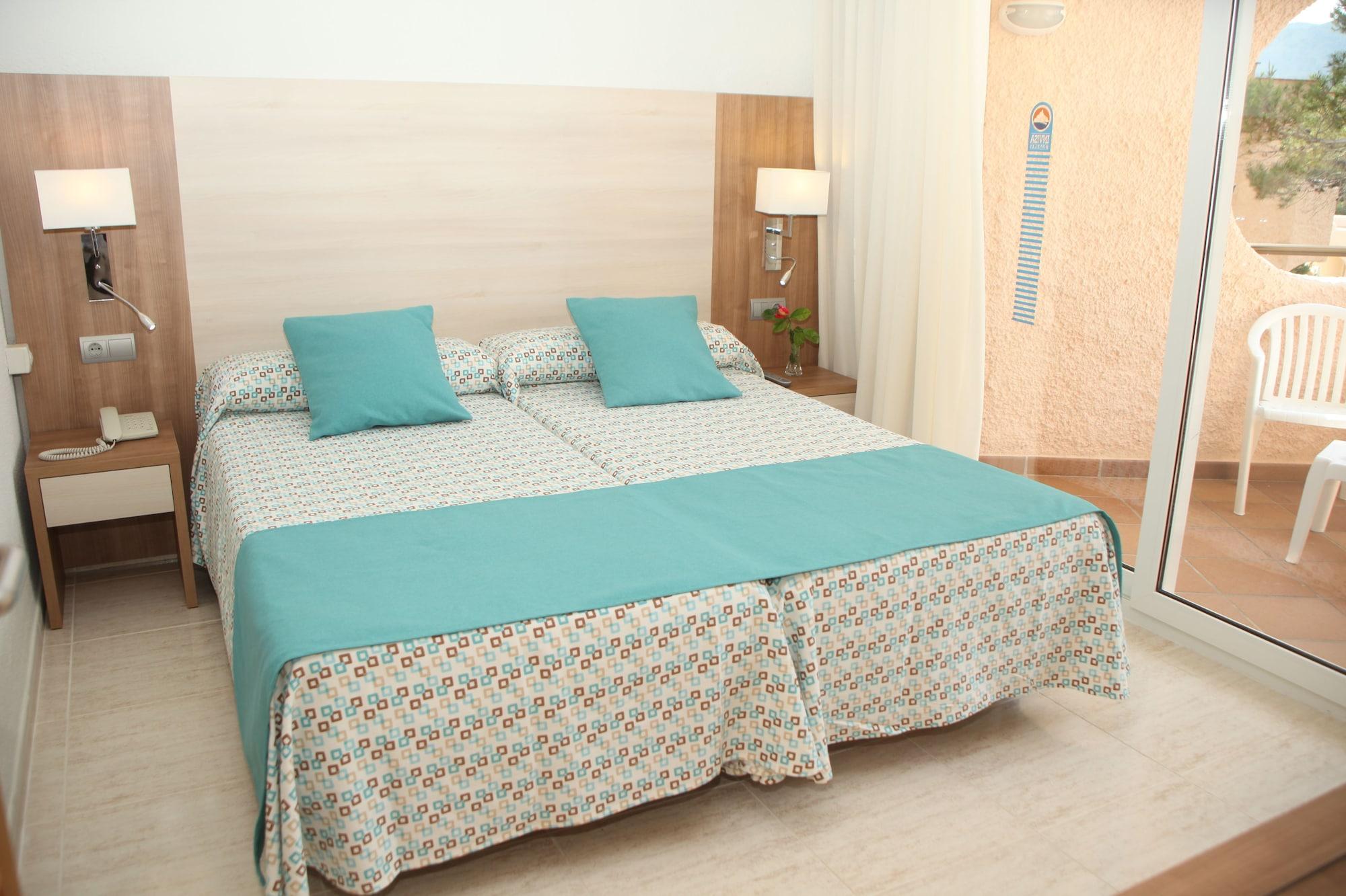 Invisa Club Cala Blanca Hotel 3*