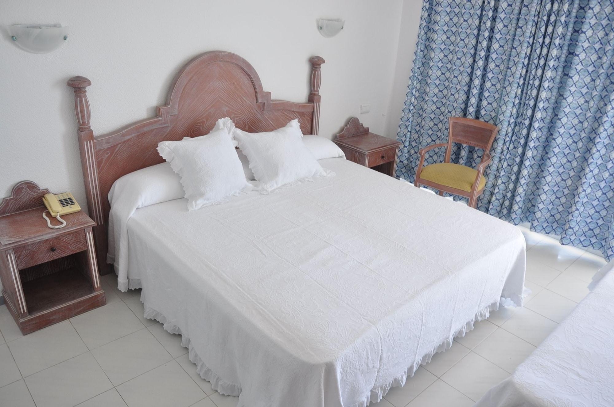 Neptuno Hotel 3*
