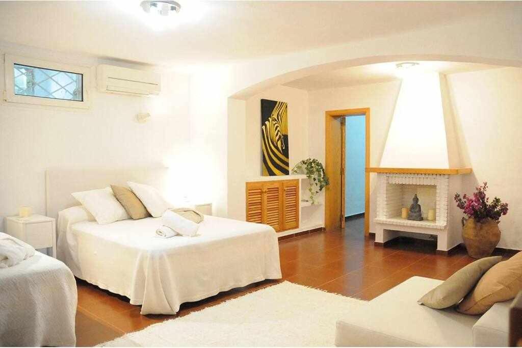 Gorgeous Near Ibiza Centre Villa Santa Eulària des Riu
