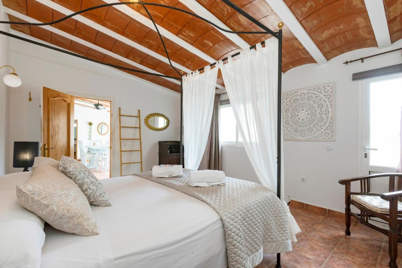 In Ibiza Town With Private Pool, Sleeps 10 Villa *
