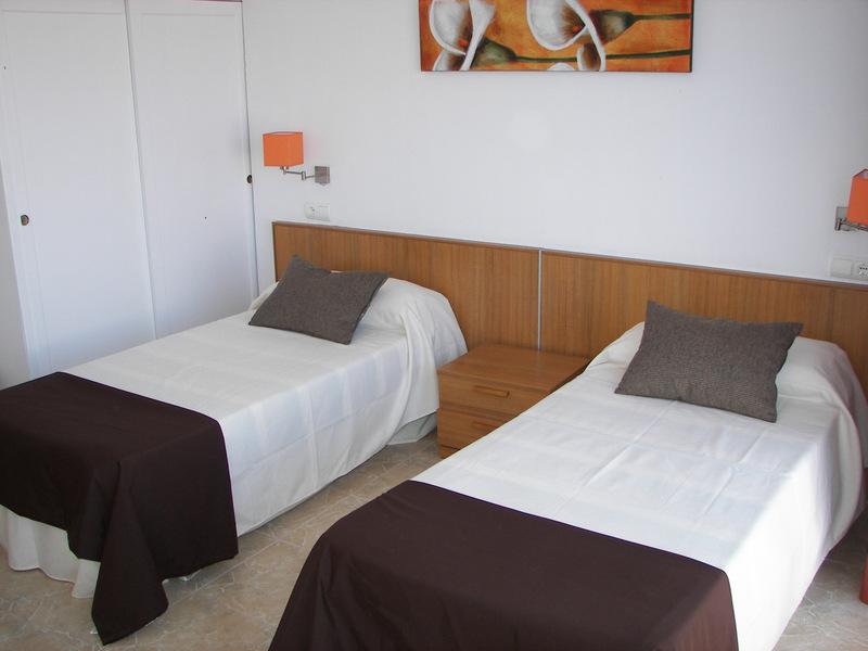 Los Pinos 2* Es Canar (Ibiza)
