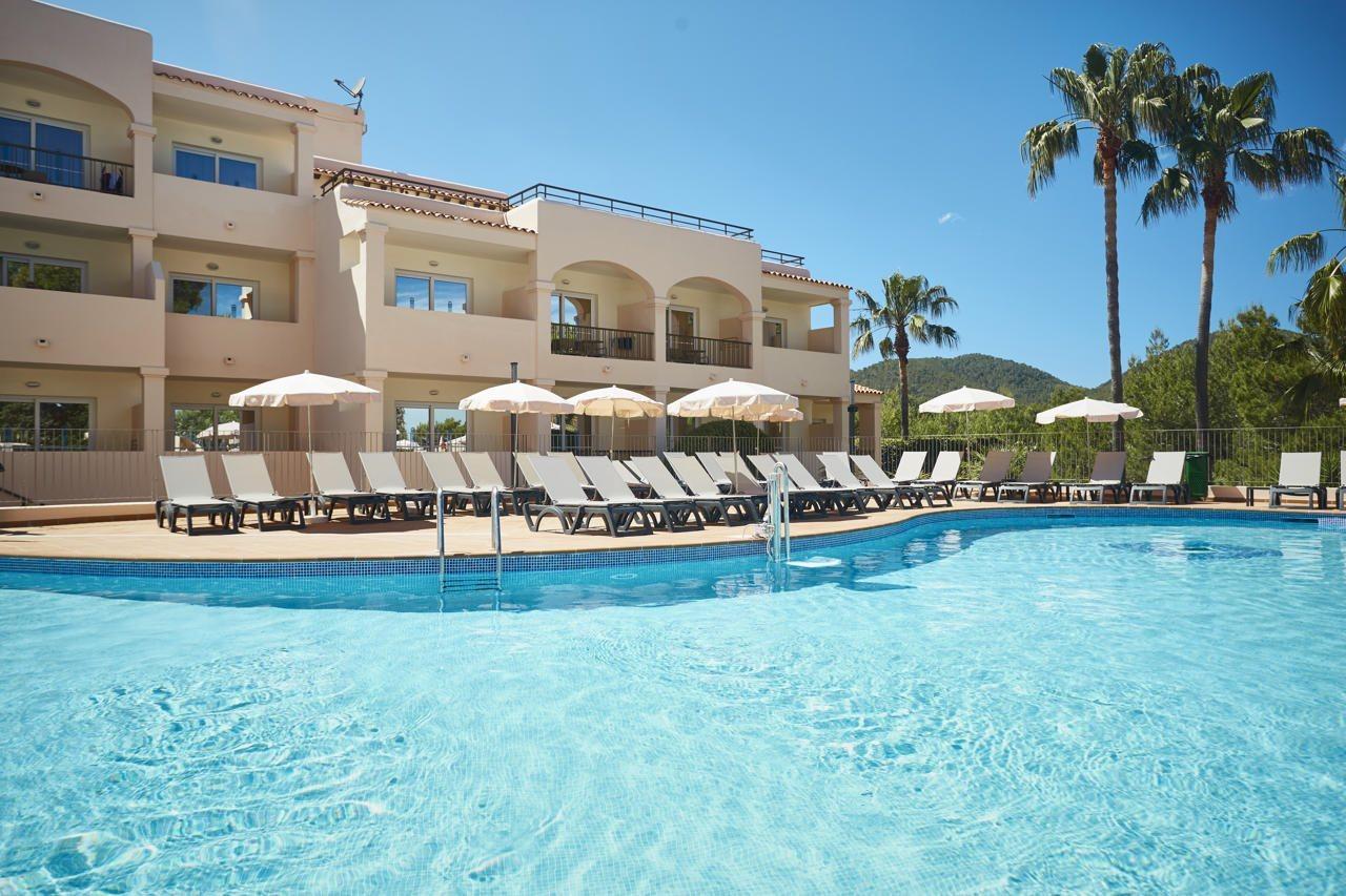 Invisa Club Cala Blanca Hotel Es Figueral
