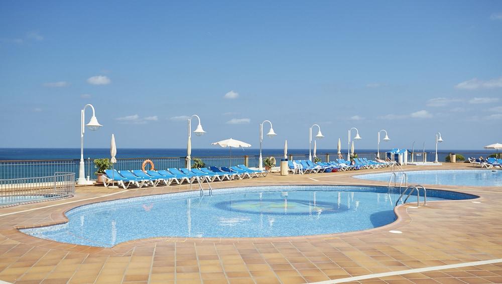 Hotel Invisa Club Cala 4*