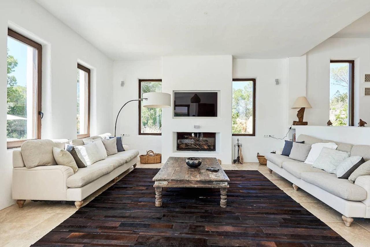 Villa Vista De Muntanya Luxury Villa: Exclusive Beachside Retreat Sant Josep de sa Talaia